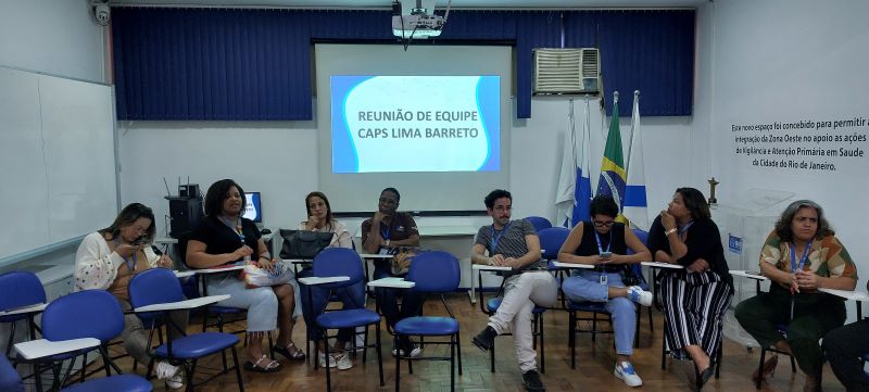 Reunião de equipe do Centro de Atenção Psicossocial (CAPS) III Lima Barreto, elaboração da assistência.