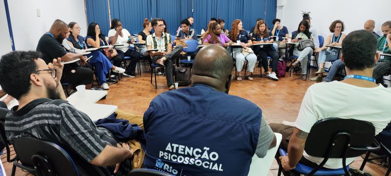 O objetivo do encontro foi trabalhar questões da equipe do CAPS Neusa e traçar direções de trabalho no coletivo enquanto parte do processo de educação permanente dos profissionais.