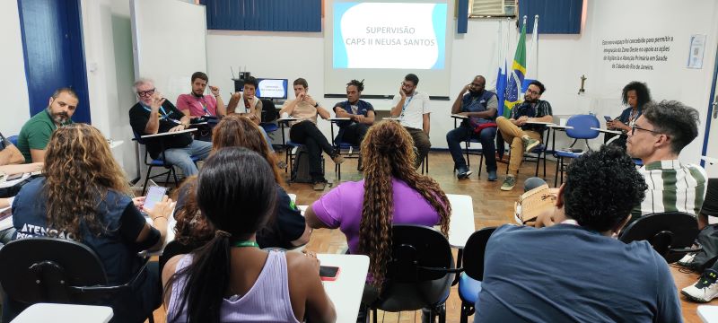 O objetivo do encontro foi trabalhar questões da equipe do CAPS Neusa e traçar direções de trabalho no coletivo enquanto parte do processo de educação permanente dos profissionais.