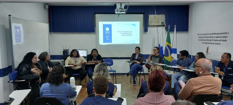 Reunião de equipe do CAPS Lima Barreto, discutir casos clínicos com a equipe técnica, atualização de terapêuticas empregadas na assistência.