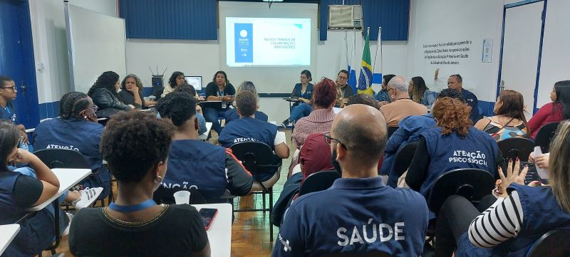 Reunião de equipe do CAPS Lima Barreto, discutir casos clínicos com a equipe técnica, atualização de terapêuticas empregadas na assistência.