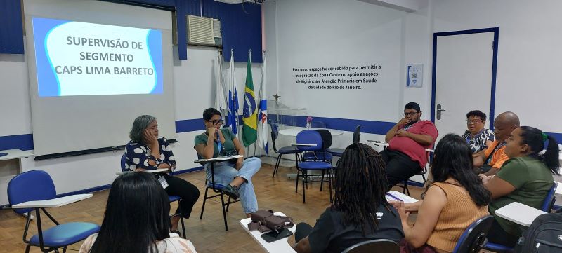 CAPS Lima Barreto, trabalha na perspectiva da Atenção Psicossocial, com território adstrito e em constante articulação com as demais unidades.