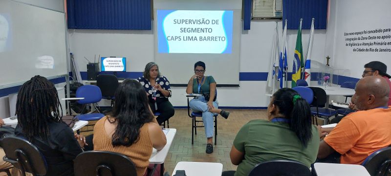 CAPS Lima Barreto, trabalha na perspectiva da Atenção Psicossocial, com território adstrito e em constante articulação com as demais unidades.