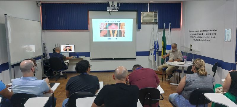 Atenção Primária Prisional (APP), treinamento do manejo de HIV, com objetivo de atualizar quanto às práticas clinicas no manejo do HIV.