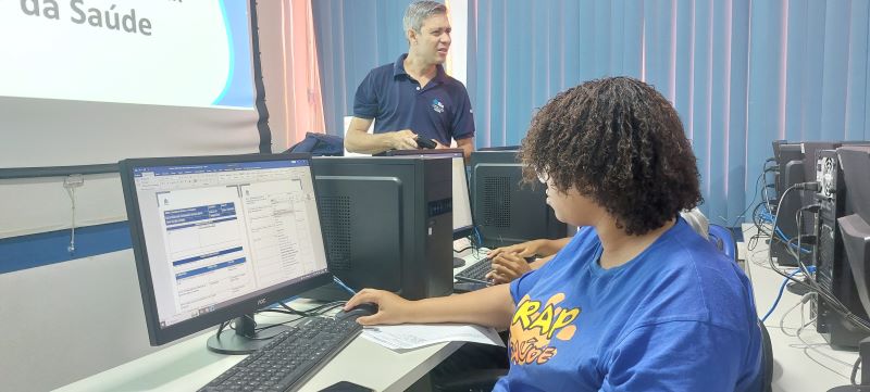 RAP da Saúde - Rede de Adolescentes e Jovens Promotores da Saúde (RAP), na elaboração do relatório mensal e trimestral do projeto.