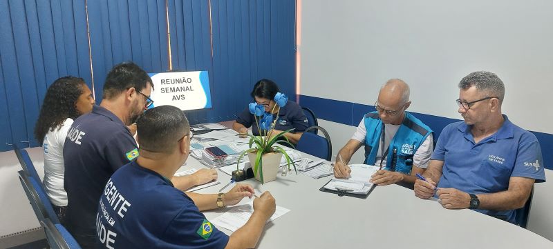 Reunião de equipe dos AVSs, objetivando o planejamento de novas ações no território. Responsável pelo encontro foi, Viviana Canuto Menezes.