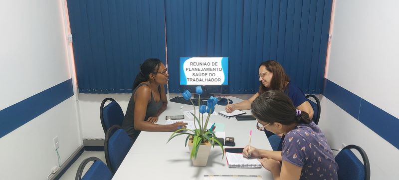 Reunião da Política de Saúde do Trabalhador e da Trabalhadora, com objetivo do planejamento e estruturação do CEREST.