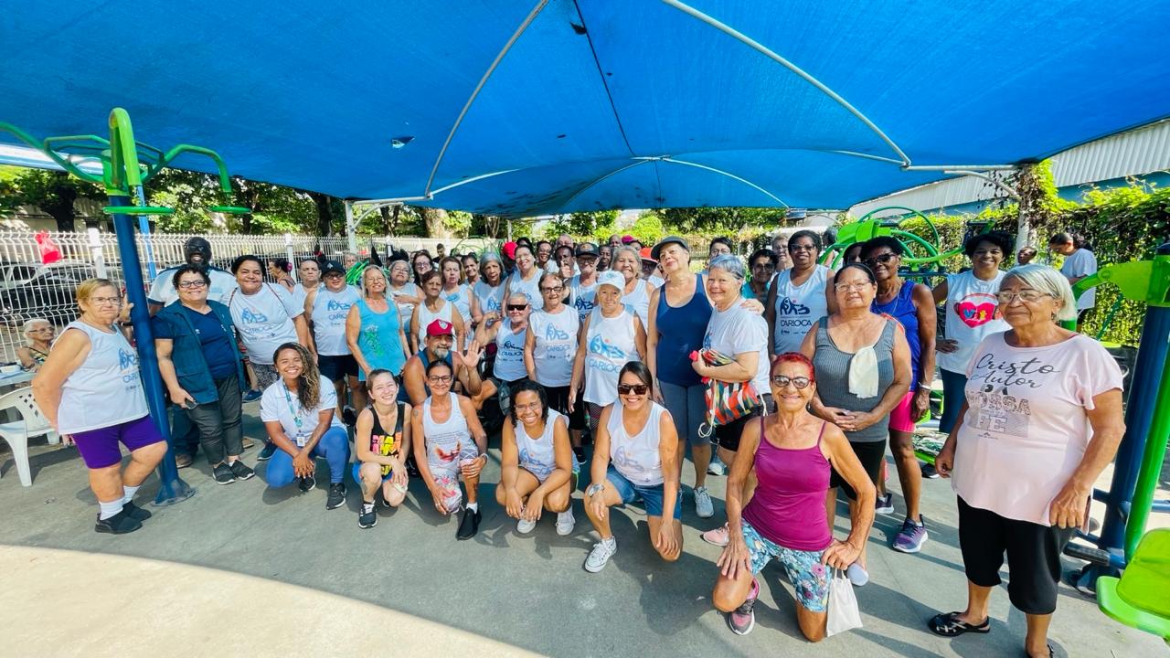 Programa Academia Carioca é a prática de atividade física e educativa regular nas clínicas da família e centros municipais de saúde da cidade do Rio. O profissional de Educação Física é o responsável por promover a saúde e o bem-estar da população por meio de atividades físicas.