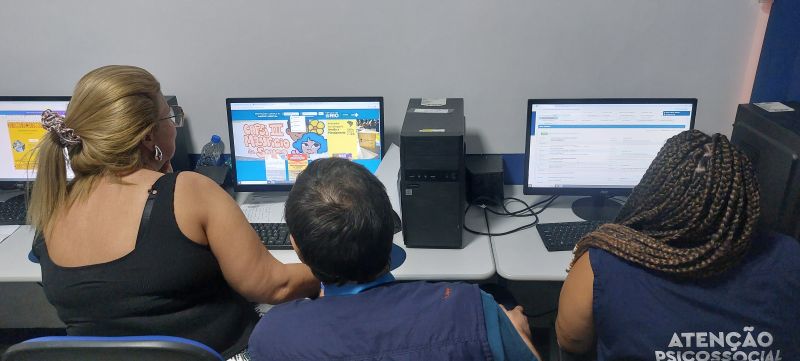 O prontuário eletrônico é um repositório de informações mantidas de forma eletrônica, ao longo da vida de um indivíduo. Nele estão armazenadas as informações de saúde, clínicas e administrativas, originadas das ações das diversas categorias profissionais que compõem a APS.