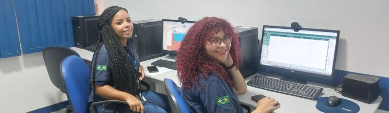 Ysabelle da Silva e Ana Beatriz de Souza, profissionais jovens aprendizes (ADM), do CMS Manoel Guilherme - AP 5.1.