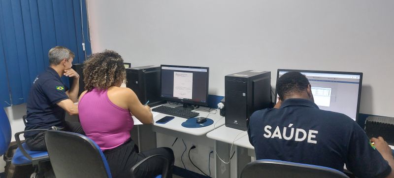 Organização da Formatura das Turmas Básica e Intermediária do Curso de Libras. Responsáveis, Jaqueline Nascimento e Elvis Ferreira (Apoiadores do RAP da Saúde, Saúde Integral da População Negra e Acessibilidade Comunicativa - DAPS / CAP 5.1)