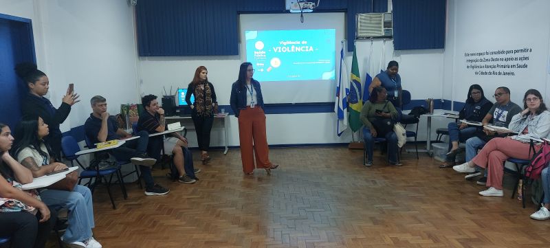 Oficina Identificação Notificação e Manejo dos casos de Violência, educação permanente, capacitação em identificação, ensinar os profissionais a reconhecer sinais e sintomas de violência, tanto físicos quanto psicológicos, e a utilizar ferramentas como acolhimento, anamnese, exame físico e escuta ativa para identificar casos.