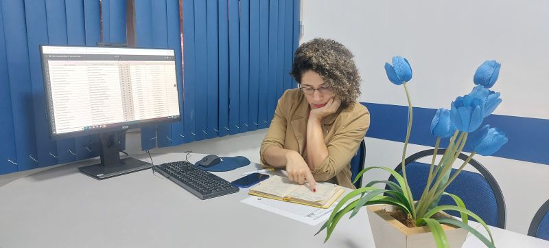 Acompanhamento pedagógico e planejamento para a próxima turma curso de libras. Jaqueline Nascimento (Apoiadora do RAP da Saúde, Saúde Integral da População Negra e Acessibilidade Comunicativa - DAPS / CAP 5.1)