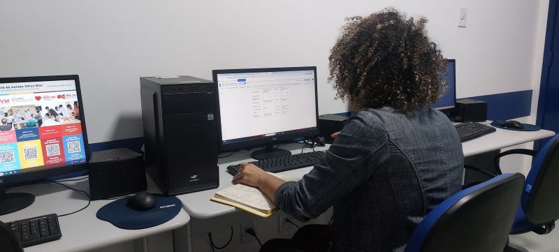 Construção da apresentação Saúde Integral da População Negra para a capacitação dos profissionais técnicos de enfermagem da AP 5.1