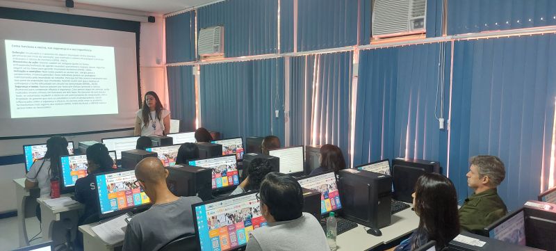 O projeto Mais Saúde com Agente (MSA), e uma parceria da UFRGS com Ministério da Saúde e Conasems para oferecimento de Curso Técnico em Agente Comunitário de Saúde, para os Agentes Comunitários de Saúde (ACS) e Curso Técnico em Vigilância em Saúde com Ênfase no Combate às Endemias, para os Agentes de Combate às Endemias (ACE).