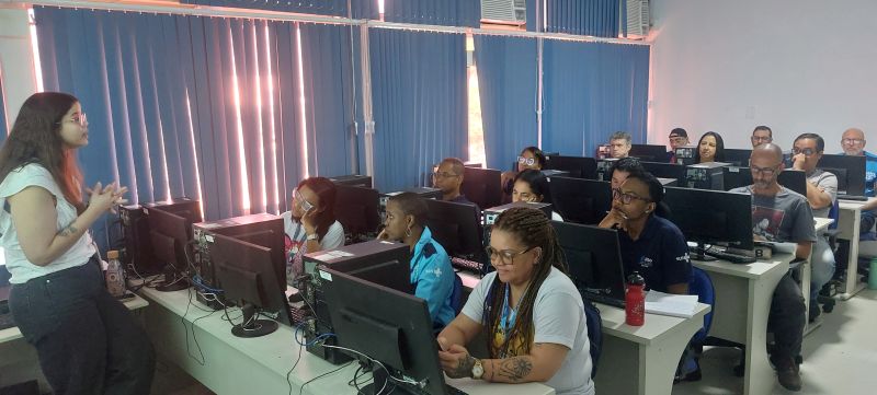 O projeto Mais Saúde com Agente (MSA), e uma parceria da UFRGS com Ministério da Saúde e Conasems para oferecimento de Curso Técnico em Agente Comunitário de Saúde, para os Agentes Comunitários de Saúde (ACS) e Curso Técnico em Vigilância em Saúde com Ênfase no Combate às Endemias, para os Agentes de Combate às Endemias (ACE).