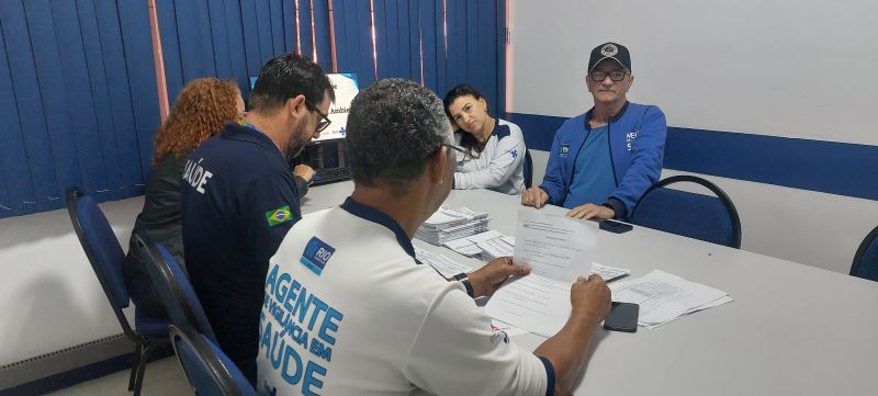 Reunião de equipe dos AVSs, planejamento de ações no território, realizando e execução das ações de vigilância por meio de coleta e pesquisa.