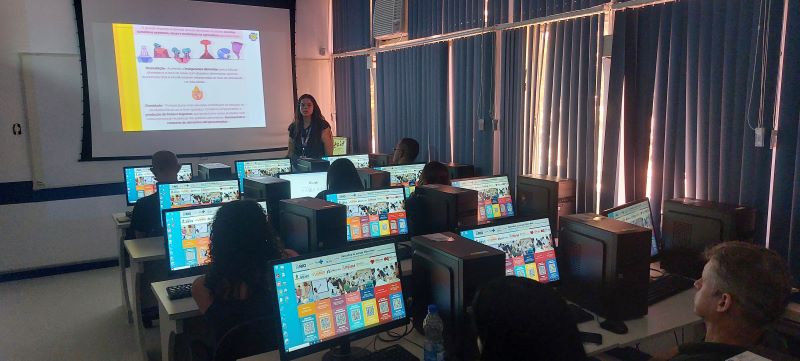 O projeto Mais Saúde com Agente (MSA), e uma parceria da UFRGS com Ministério da Saúde e Conasems para oferecimento de Curso Técnico em Agente Comunitário de Saúde, para os Agentes Comunitários de Saúde (ACS) e Curso Técnico em Vigilância em Saúde com Ênfase no Combate às Endemias, para os Agentes de Combate às Endemias (ACE).