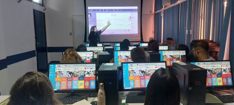 Reunião Bimestral de Farmacêuticos da Atenção Primária Prisional (APP), com objetivo, alinhar fluxos, repactuar rotinas, estabelecer metas.