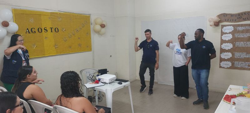 O Ministério da Saúde recomenda a amamentação até os dois anos de idade ou mais, e que nos primeiros 6 meses, o bebê receba somente leite materno (aleitamento materno exclusivo).