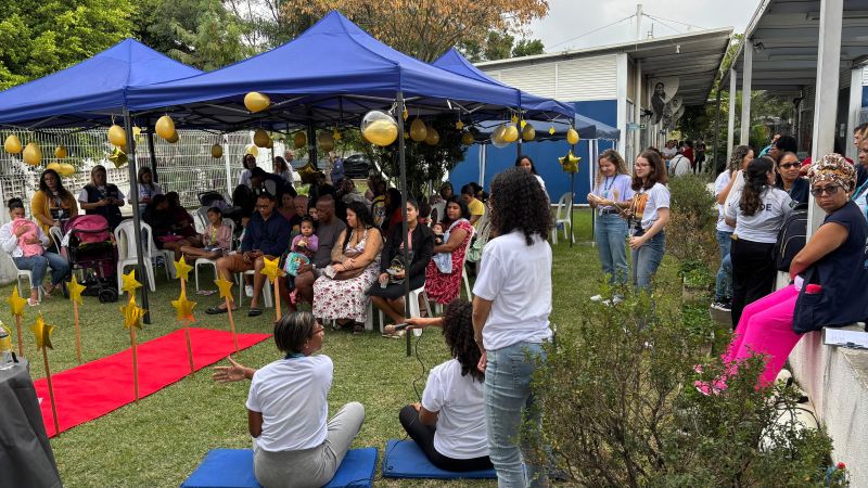Piquenique da Amamentação", um tema importante devido aos seus inúmeros benefícios para a saúde do bebê e da mãe, além de seu impacto positivo no desenvolvimento infantil e na sociedade.