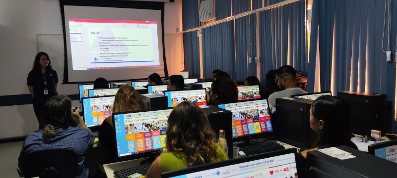 Reunião Bimestral de Farmacêuticos da Atenção Primária Prisional (APP), com objetivo, alinhar fluxos, repactuar rotinas, estabelecer metas.