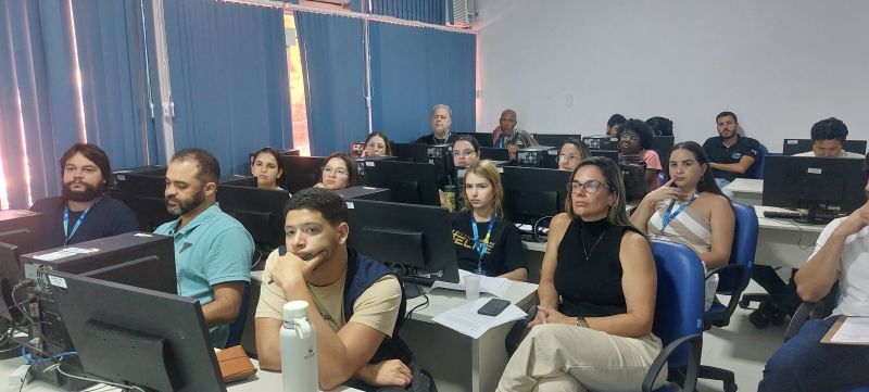 Encontro Locorregional do Programa Mais Médicos é uma reunião presencial organizada pelo Supervisor do programa e pelo Tutor, reunindo médicos que atuam em uma mesma região.