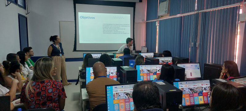 Encontro Locorregional do Programa Mais Médicos é uma reunião presencial organizada pelo Supervisor do programa e pelo Tutor, reunindo médicos que atuam em uma mesma região.