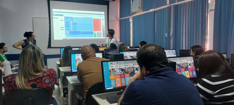 Encontro Locorregional do Programa Mais Médicos é uma reunião presencial organizada pelo Supervisor do programa e pelo Tutor, reunindo médicos que atuam em uma mesma região.