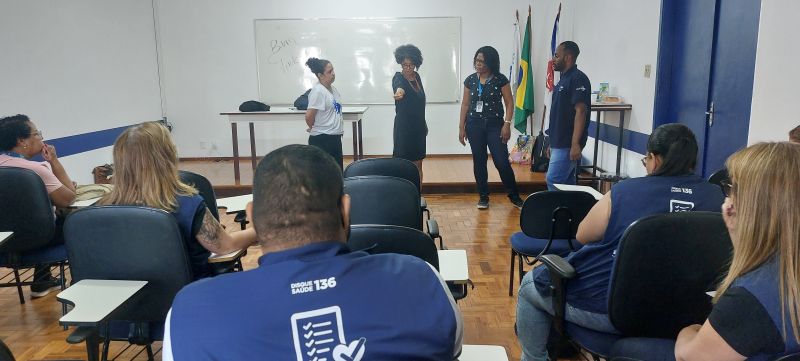 Curso Básico II de Libras - 3ª Aula,, público alvo profissionais da APS, o objetivo é a promoção do ensino da Língua Brasileira de Sinais.