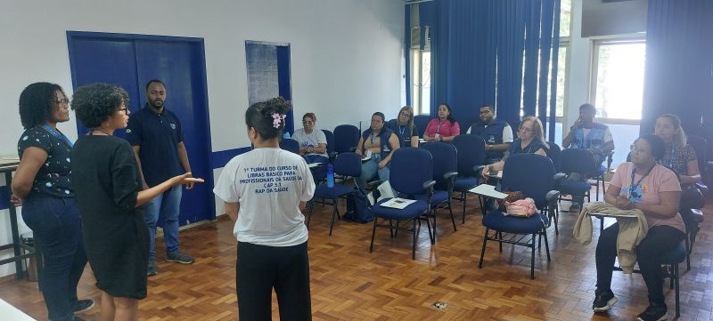 Curso Básico II de Libras - 3ª Aula,, público alvo profissionais da APS, o objetivo é a promoção do ensino da Língua Brasileira de Sinais.