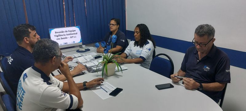 Reunião de equipe dos AVSs, planejamento de ações no território, realizando e execução das ações de vigilância por meio de coleta e pesquisa.
