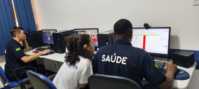 Na sala de apoio à gesta da OTICS Bangu, atualização de planilha e elaboração da 2ª Turma do Curso Básico II de LIBRAS.