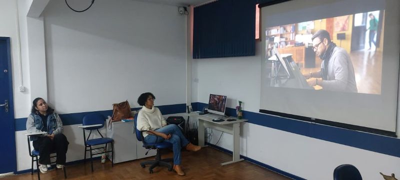 Curso Básico II de Libras - 5ª Aula,, público alvo profissionais da APS, o objetivo é a promoção do ensino da Língua Brasileira de Sinais.