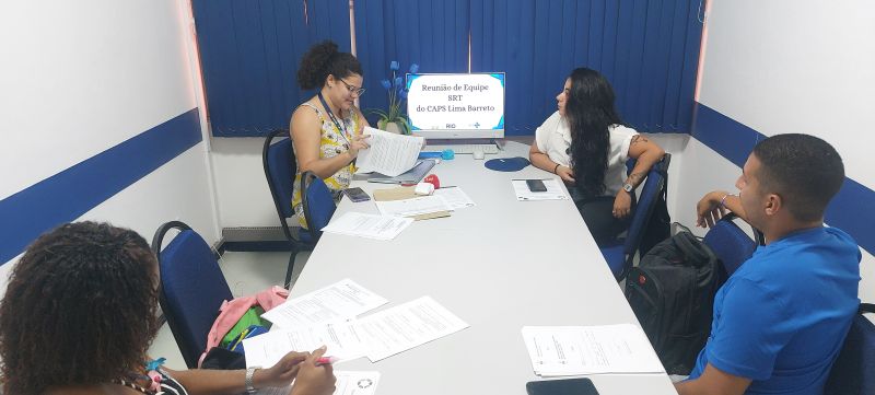 Reunião de Diaristas da Residência Terapêutica CAPS Lima Barreto com objetivo de afinar a comunicação e a organização do trabalho nas RTs.