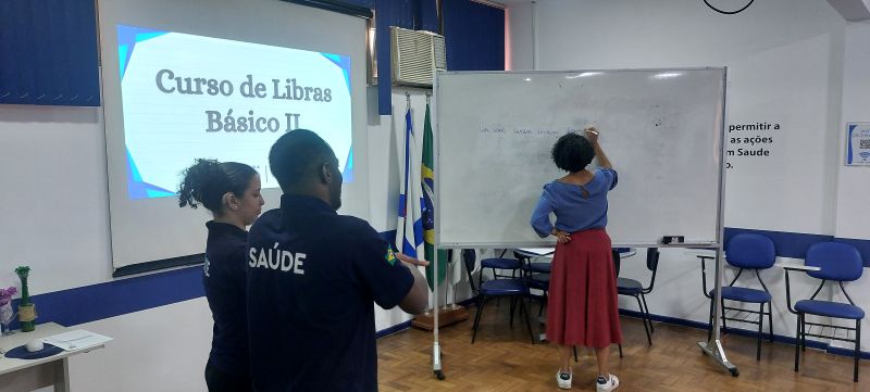 Curso Básico II de Libras - 6ª Aula,, público alvo profissionais da APS, o objetivo é a promoção do ensino da Língua Brasileira de Sinais.