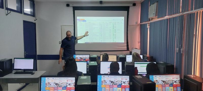 Treinamento MEDIREC - Plataforma de apoio à regulação em saúde, que integra informações e otimiza a comunicação entre profissionais.