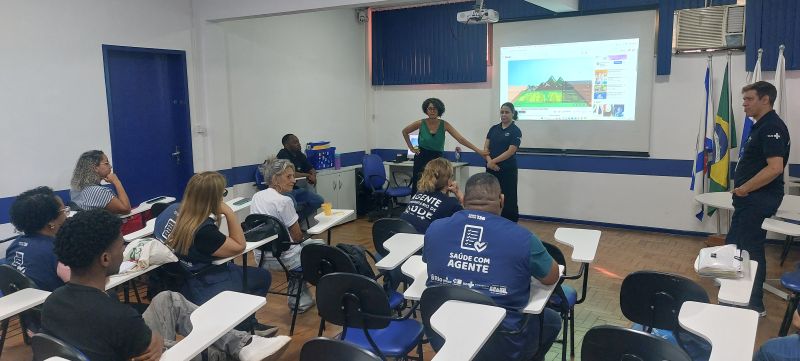 Curso Básico II de Libras - 8ª Aula,, público alvo profissionais da APS, o objetivo é a promoção do ensino da Língua Brasileira de Sinais.