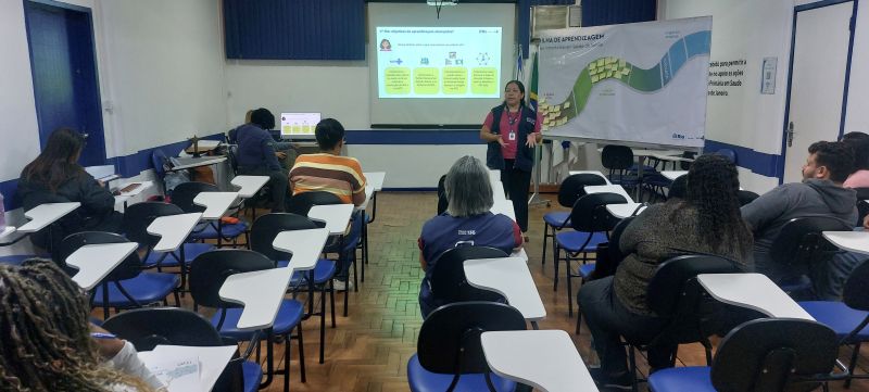 O Curso Introdutório em Saúde da Família é uma das estratégias prioritárias de formação de profissionais da rede de Atenção Primária do município do Rio de Janeiro. Sua atualização, na presente edição, se propõe a problematizar o cotidiano do trabalho dos profissionais à luz dos atributos da Atenção Primária à Saúde, de maneira dinâmica e participativa.